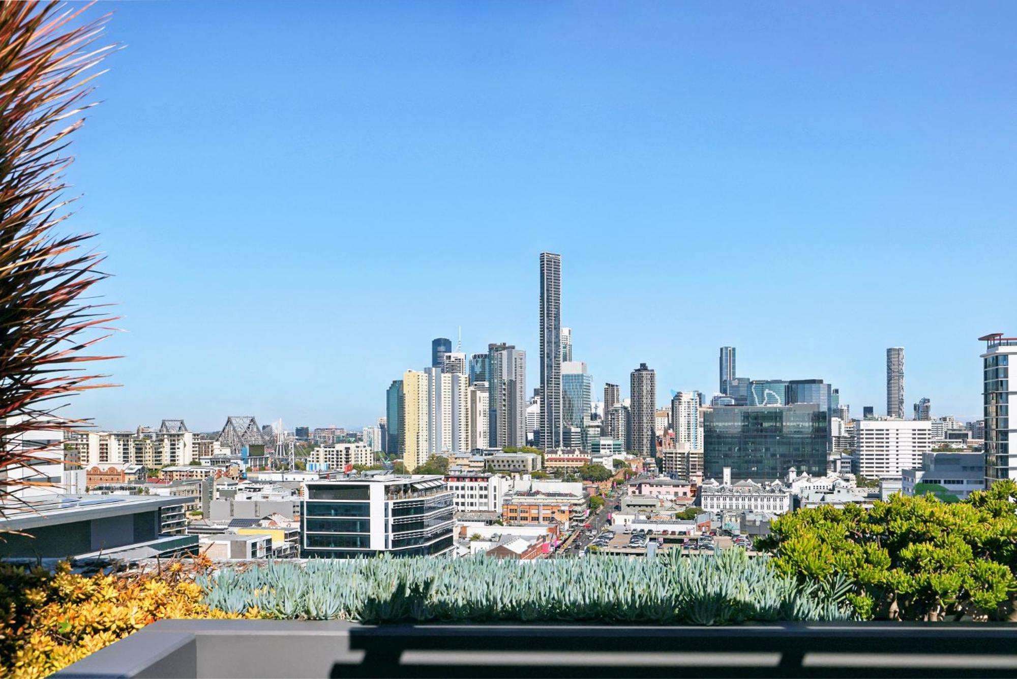 Apartment Elegant Inner-city 1-bed With Rooftop Dining Brisbane