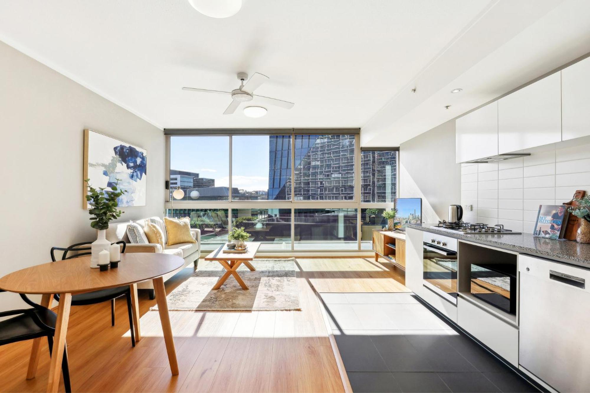 Elegant Inner-city 1-bed With Rooftop Dining
